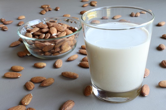 Almonds-Milk-Nutrition-Facts