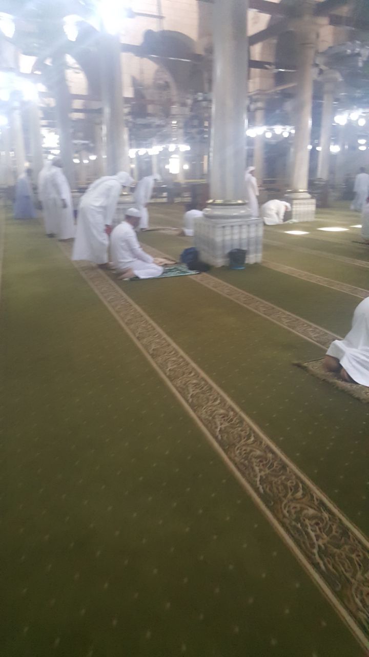 إغلاق مسجد وضريح الحسين (2) إغلاق مسجد وضريح الحسين (2)