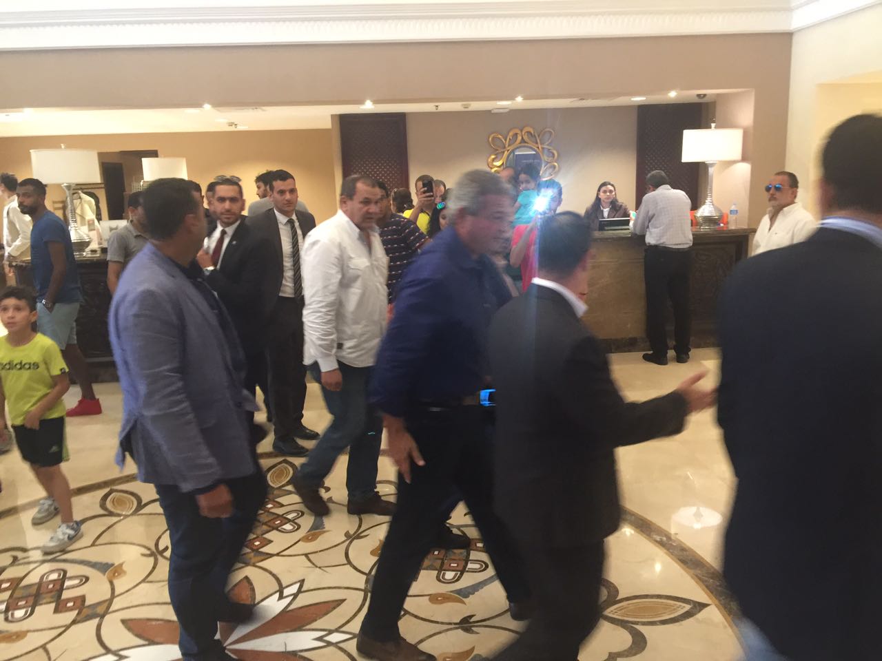 الوزير فى فندق المنتخب