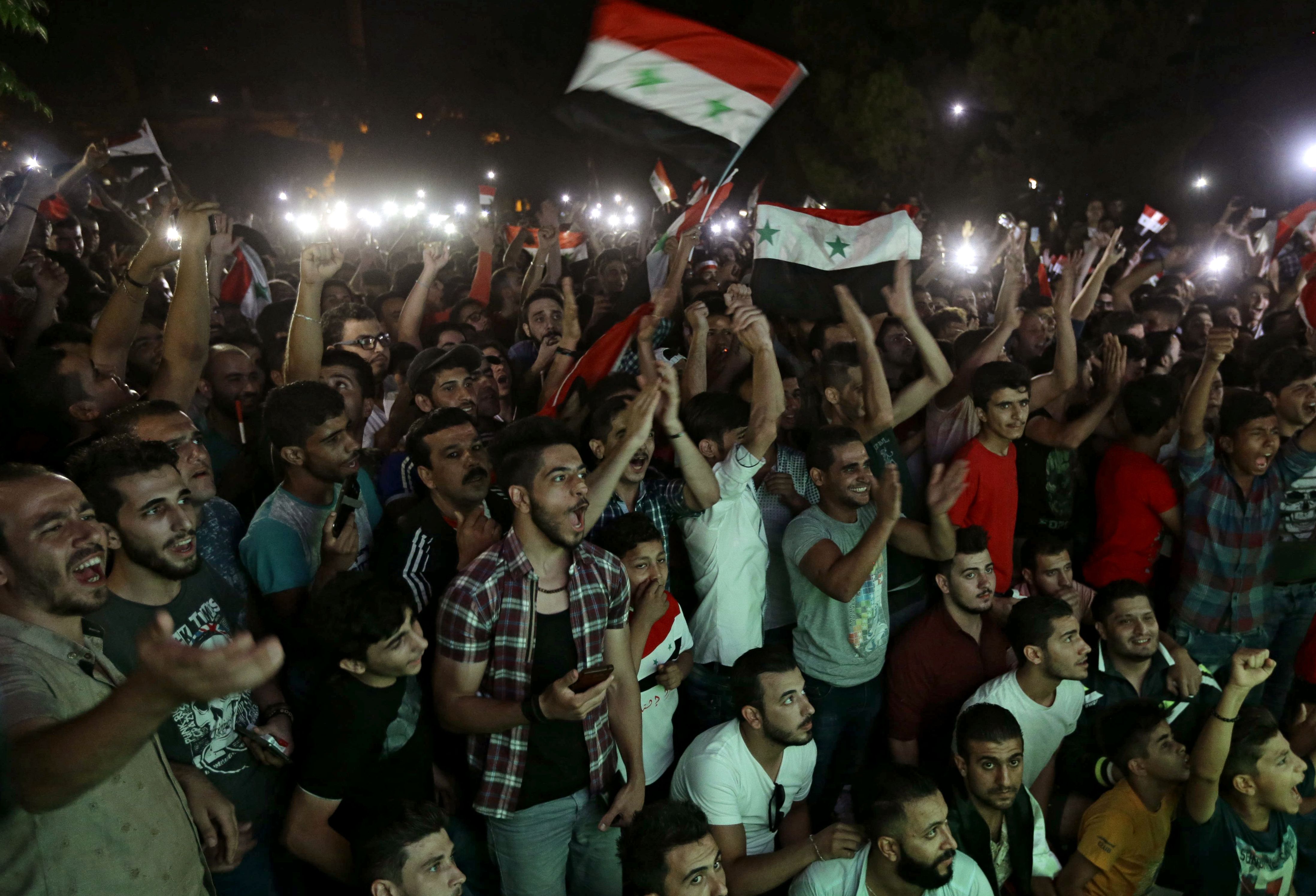 فرحة السوريين بالتأهل للملحق الآسيوى (3) فرحة السوريين بالتأهل للملحق الآسيوى (3)