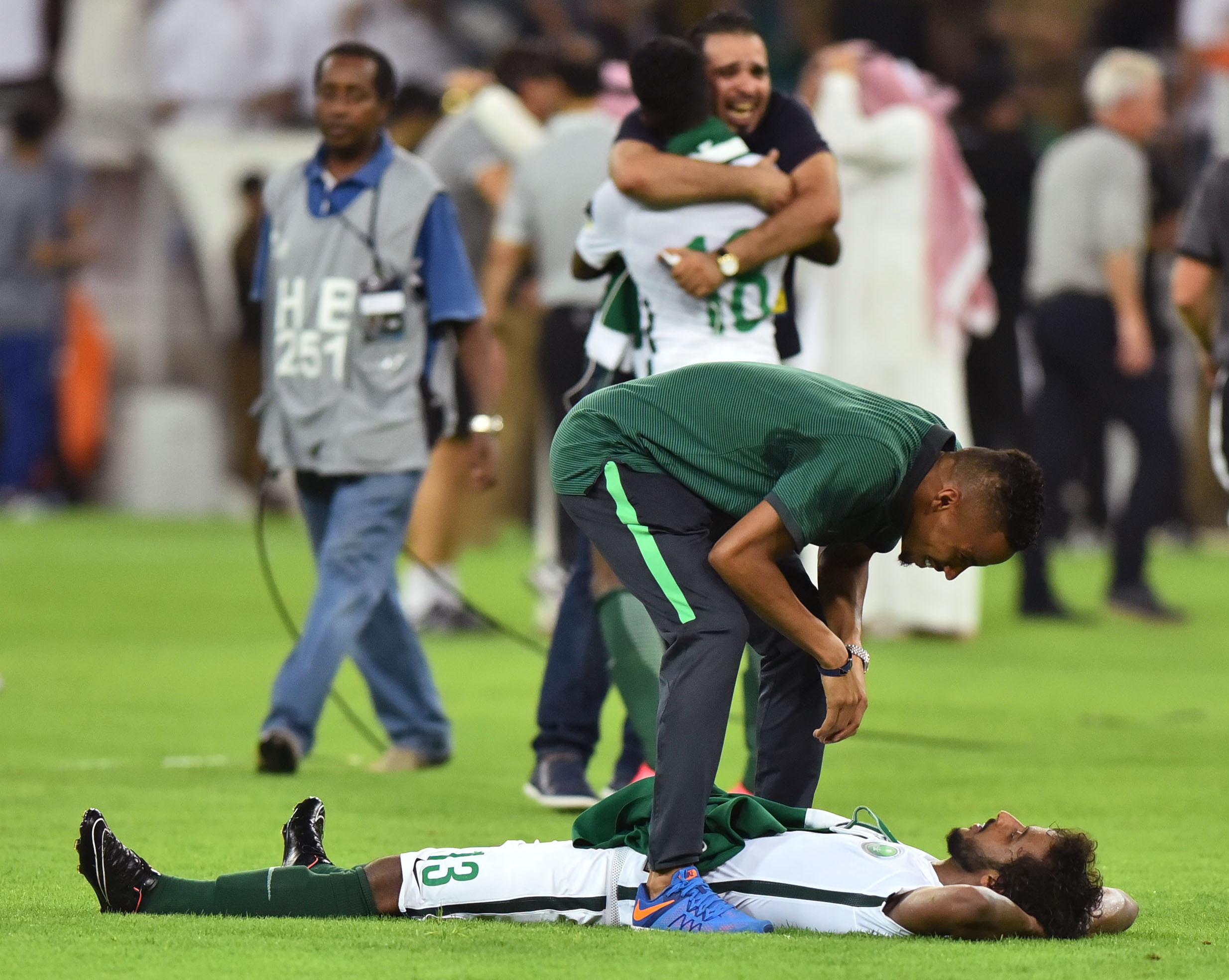 فرحة السعوديين بالتأهل للمونديال (4) فرحة السعوديين بالتأهل للمونديال (4)