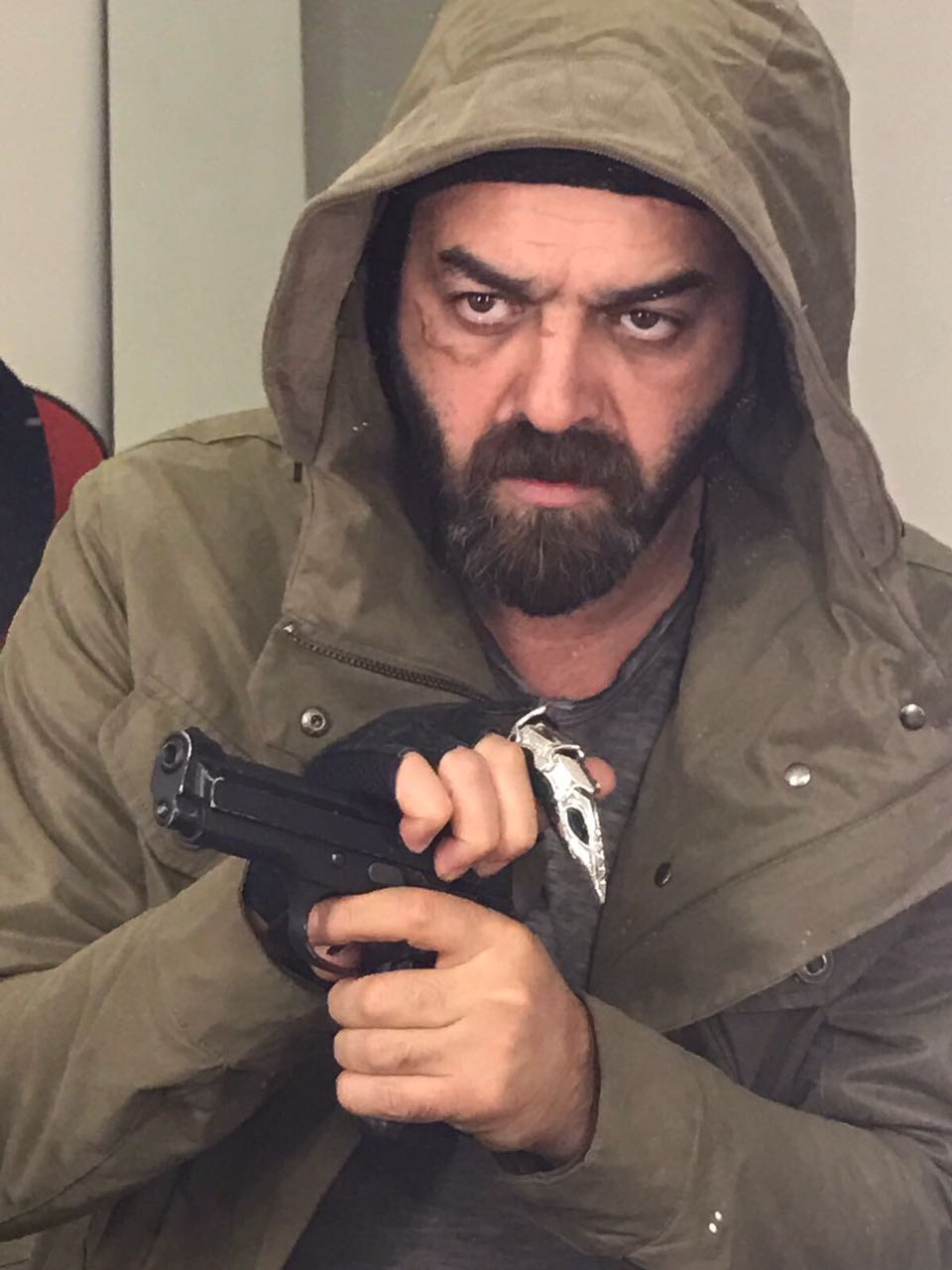 الفنان السورى سامر المصرى فى دور قائد الحركات الجهادية بفيلم الخلية (1)