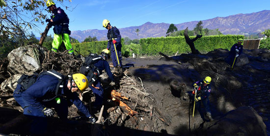 قوات الإنقاذ فى كاليفورنيا