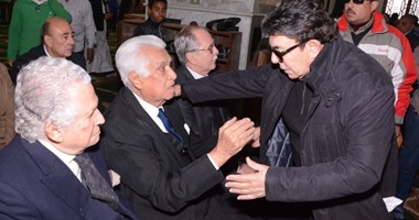 زوجها الاخير محمد عبد الوهاب فى عزاءها زوجها الاخير محمد عبد الوهاب فى عزاءها