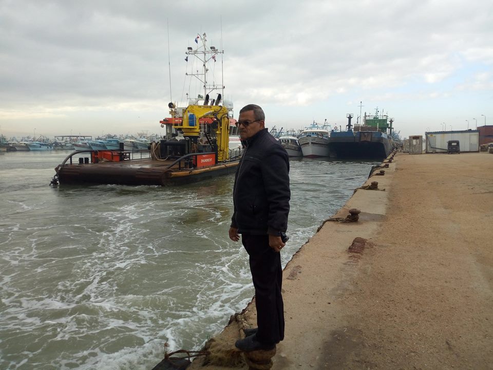 العميد يسرى الدسوقى يراقب بميناء البرلس