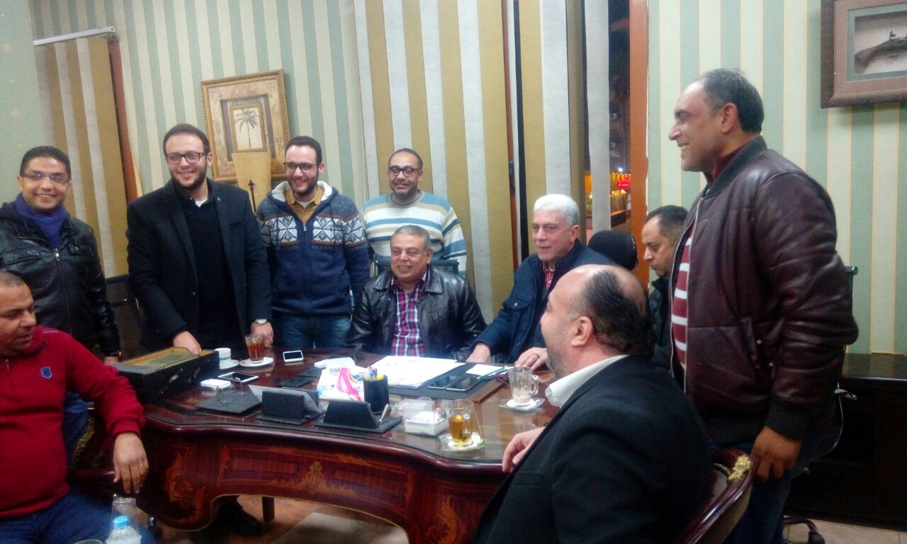 خالد عيد يوقع على عقود تولي المسئولية الفنية لبلدية المحلة