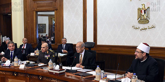 اجتماع الحكومة الأسبوعى برئاسة شريف إسماعيل لمناقشة تقارير الوزراء (15)