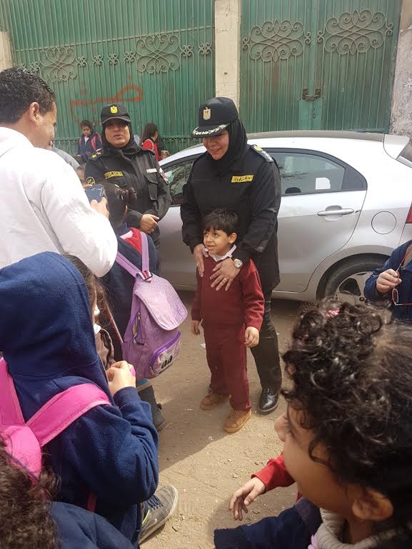 الشرطة النسائية تحمى الطلبات من التحرش