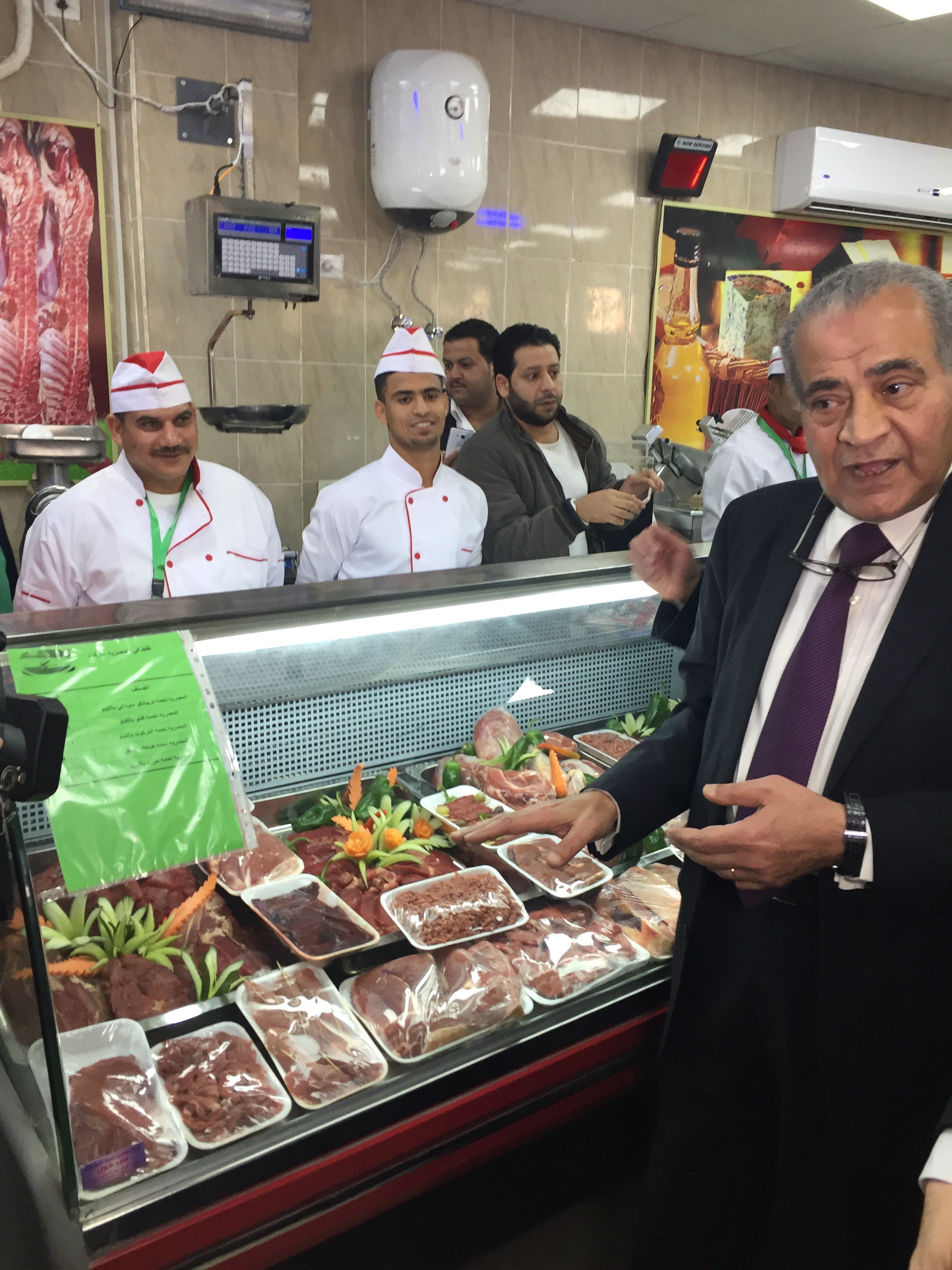 جولة وزير التموين (4)