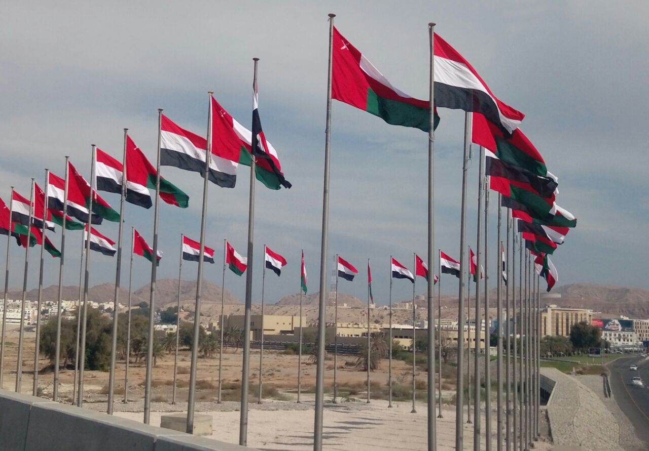 السلطنة تحتفى مبكراً بزيارة الرئيس السيسي