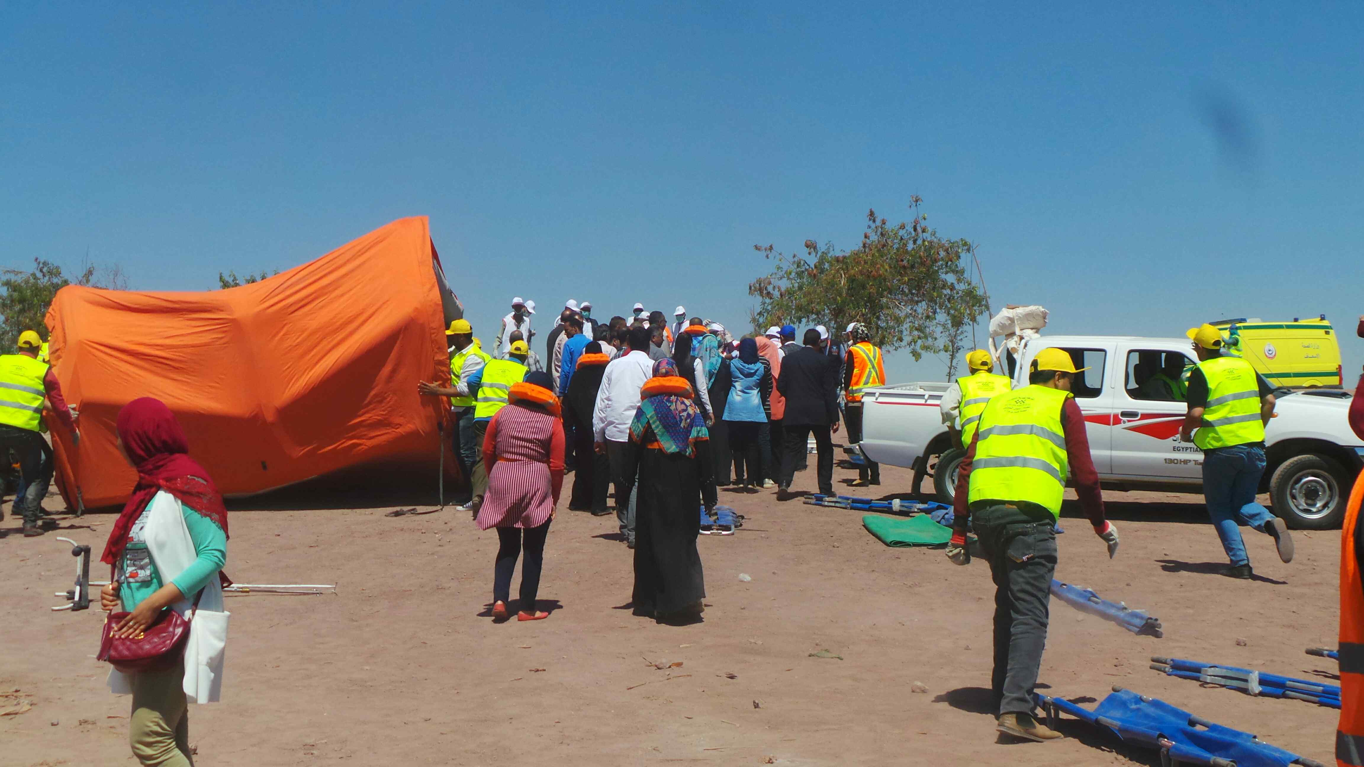 تجربة طوارئ بمطار أسوان (9)