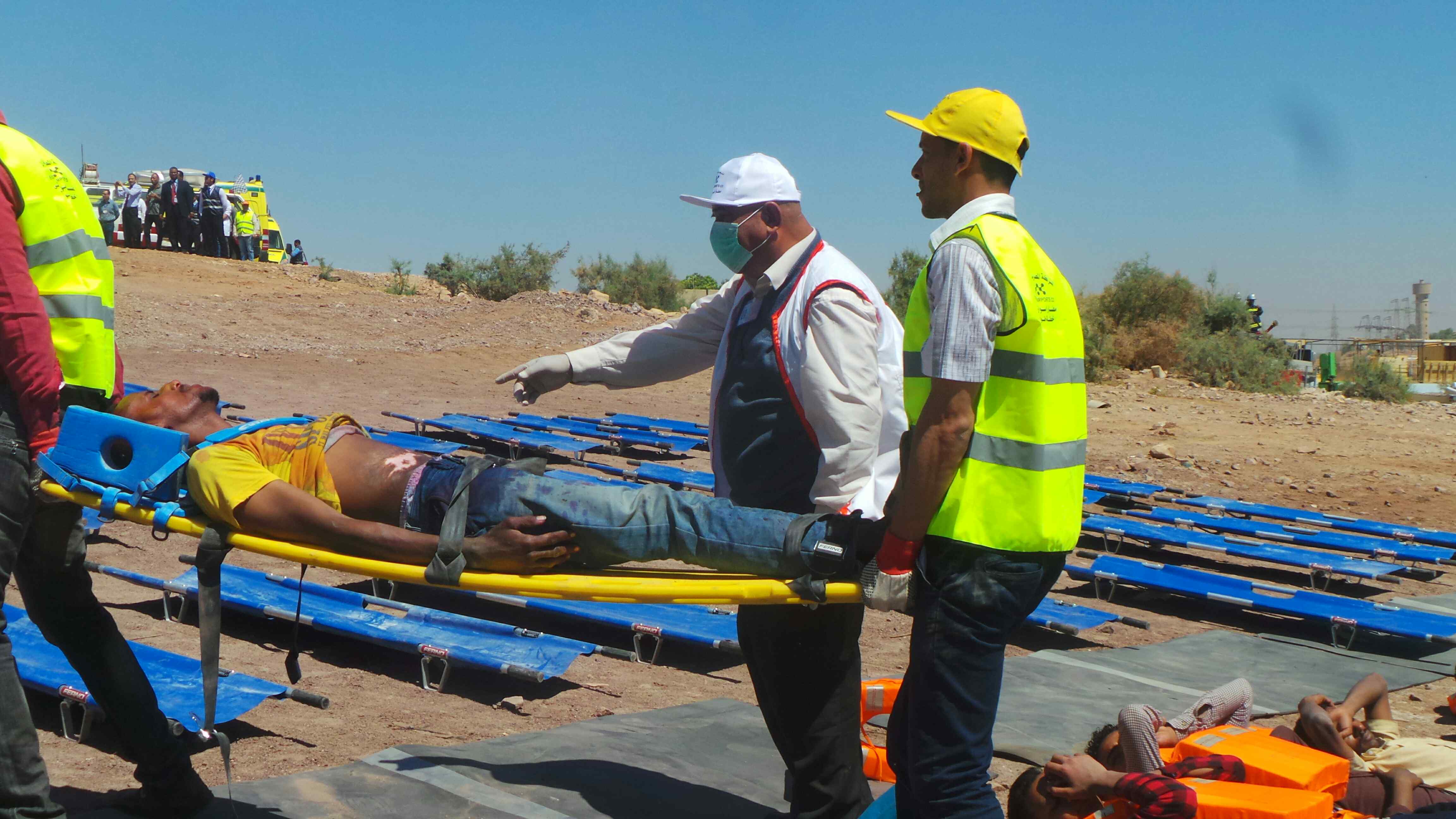 تجربة طوارئ بمطار أسوان (14)