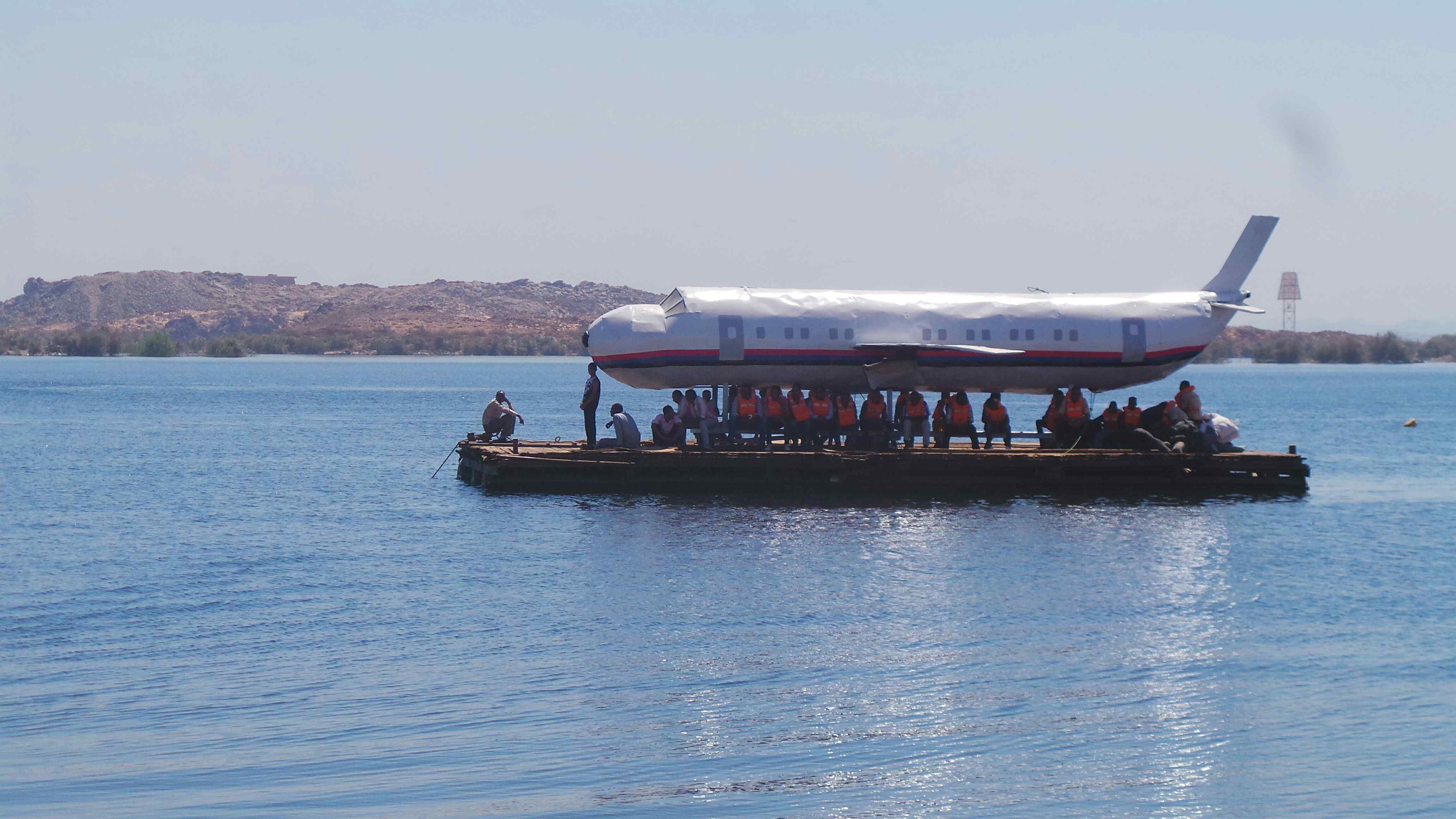 تجربة طوارئ بمطار أسوان (1)