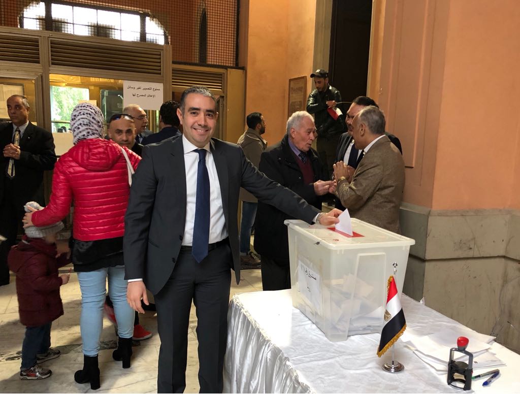 قنصل مصر فى روما يدلى بصوته فى الانتخابات الرئاسيه