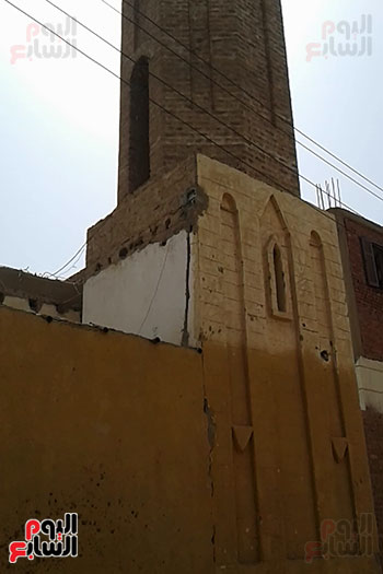 مسجد مجاور به حجرة تم إستخدامها فصل
