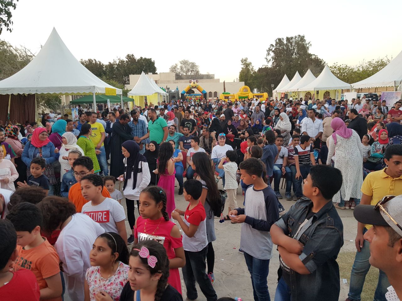حشود المصريين لليوم الثالث فى عمان