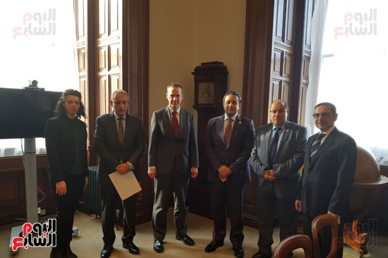وفد برلمانى يلتقى رئيس جمعية الصداقة المصرية البريطانية لمتابعة قضية مريم (2)