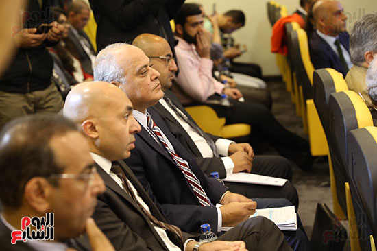 صور جلسة دعم مصر للحوار المجتمعى حول تقنين أوضاع شركتى أوبر وكريم (3)