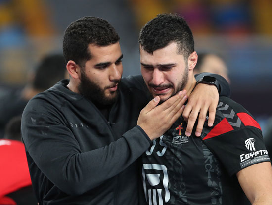 بكاء اللاعبين بكاء اللاعبين