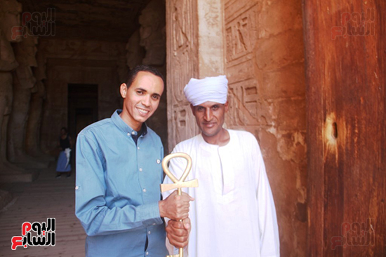 الصحفي السابع اليوم مع حارس المعبد والمفتاح الصحفي السابع اليوم مع حارس المعبد والمفتاح