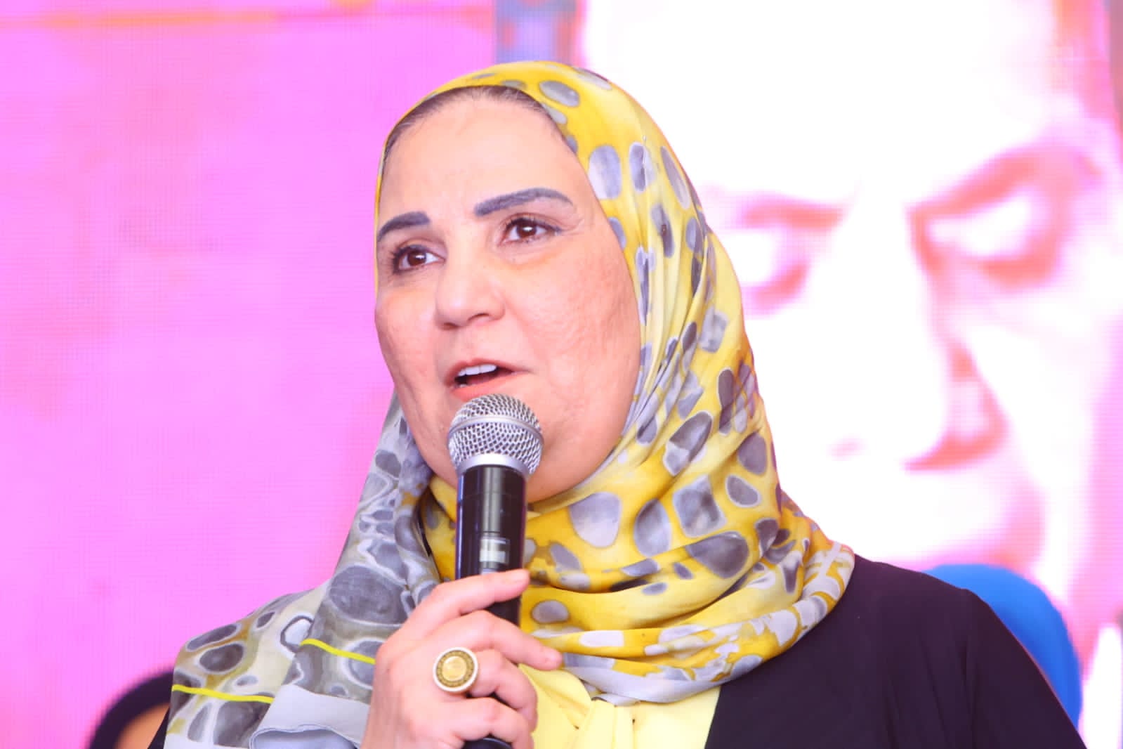 الدكتورة نيفين القباج وزيرة التضامن الاجتماعى الدكتورة نيفين القباج وزيرة التضامن الاجتماعى