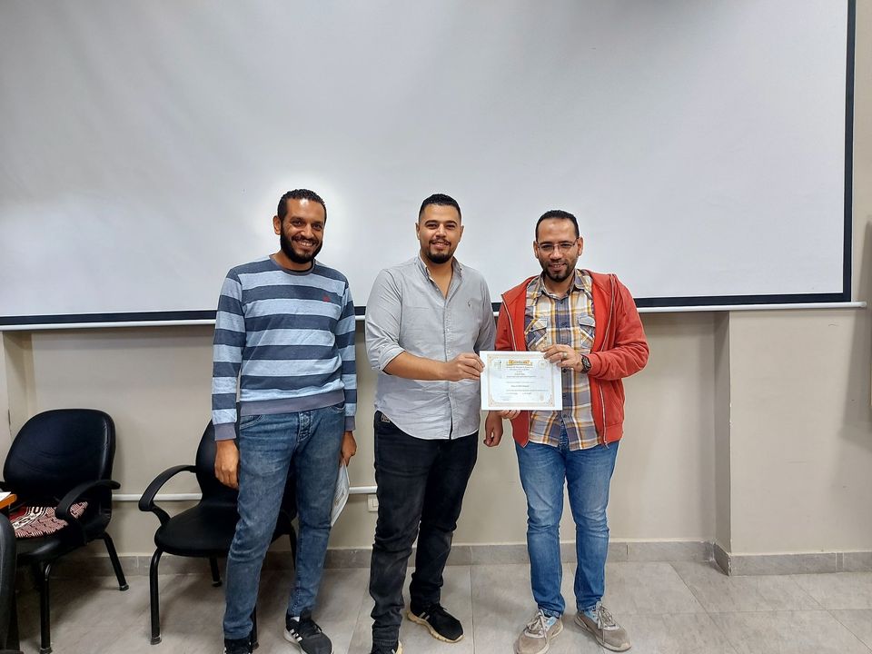 توزيع شهادات التقدير على منسوبي وزارة السياحة والآثار توزيع شهادات التقدير على منسوبي وزارة السياحة والآثار