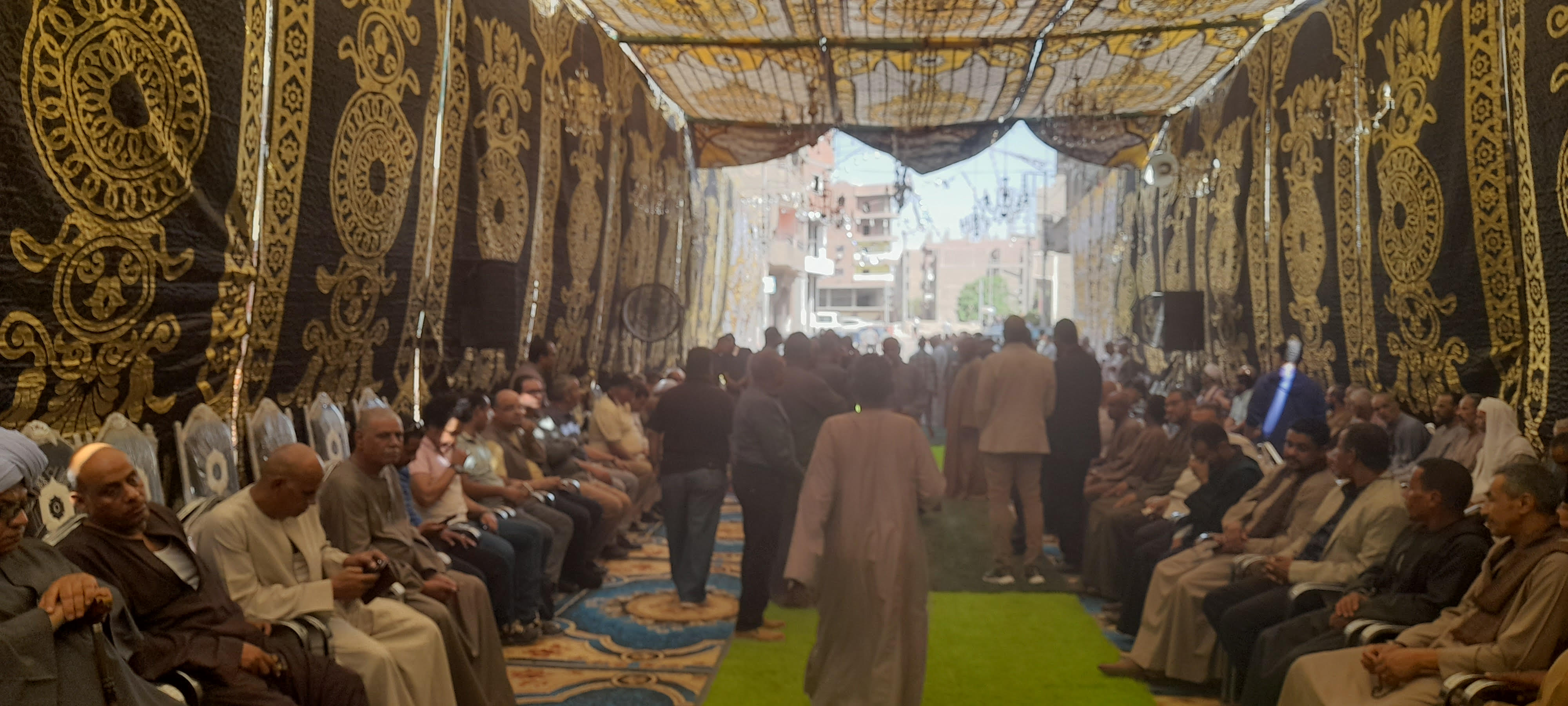 وتوافد المعزين على جناح العزاء على المرحوم محمود بكري بقنا وتوافد المعزين على جناح العزاء على المرحوم محمود بكري بقنا