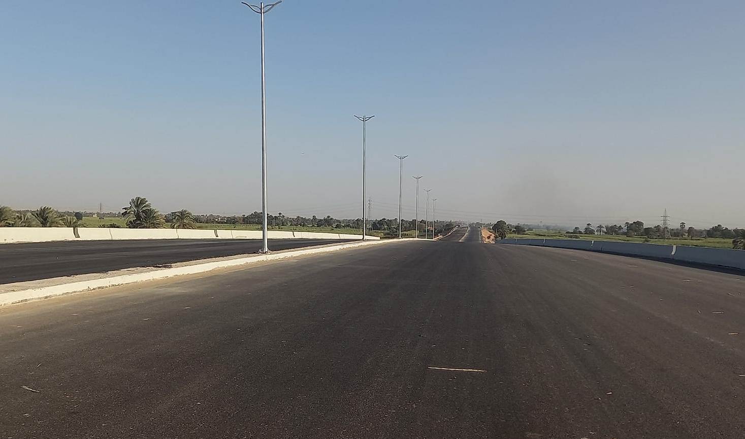 ربط المحور بالصحراء الشرقية والغربية ربط المحور بالصحراء الشرقية والغربية