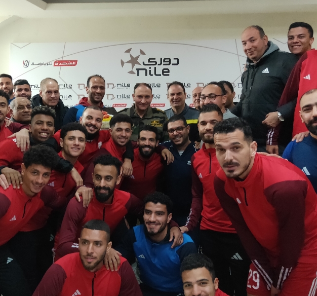رأس الطليعة يحفز اللاعبين رأس الطليعة يحفز اللاعبين