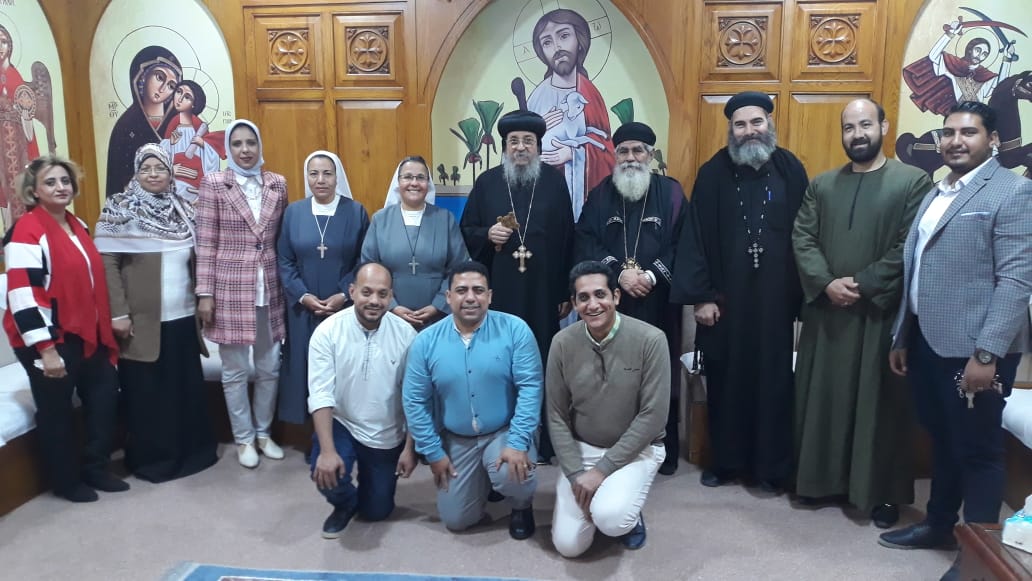وفد من مدرسة الراهبات يهنئ إخوانهم الأقباط بكنيسة السيدة العذراء بأسنا وفد من مدرسة الراهبات يهنئ إخوانهم الأقباط بكنيسة السيدة العذراء بأسنا