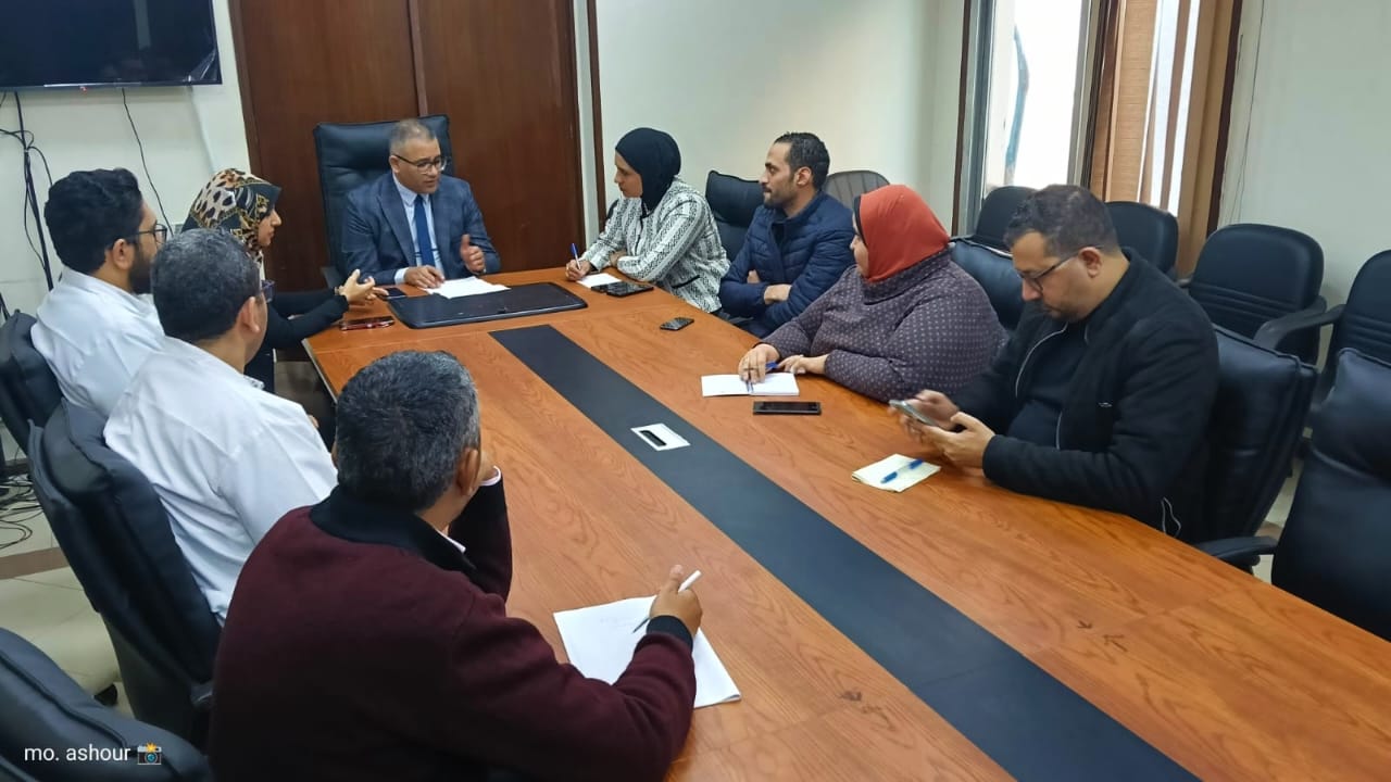 During the meeting of the health insurance director in Qalyubia During the meeting of the health insurance director in Qalyubia