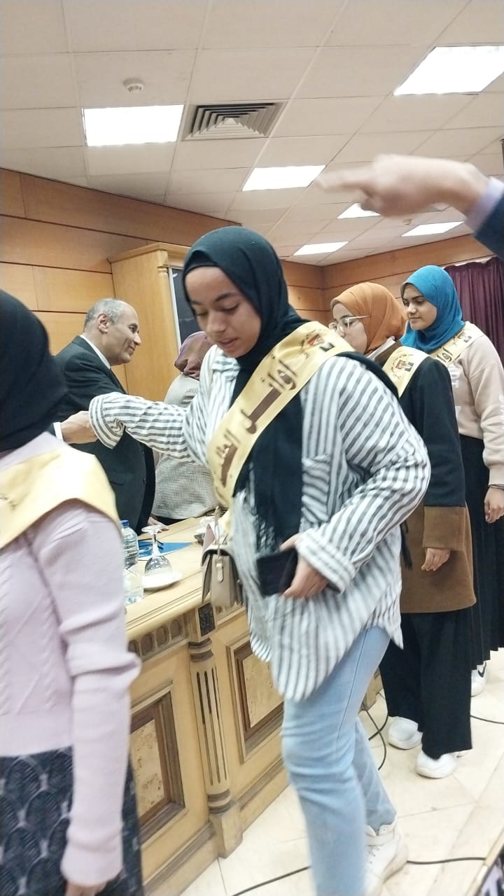 فريق بنات مدرسة كفر الشيخ الثانوية فريق بنات مدرسة كفر الشيخ الثانوية