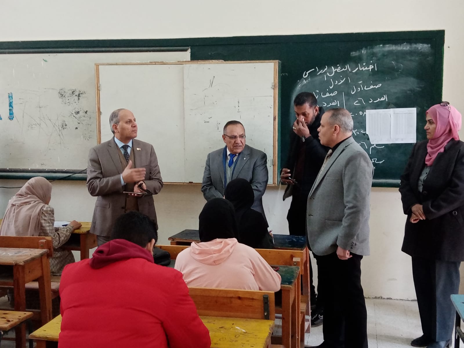 وكيل تعليم كفر الشيخ يتابع الطلاب المتفوقين وكيل تعليم كفر الشيخ يتابع الطلاب المتفوقين