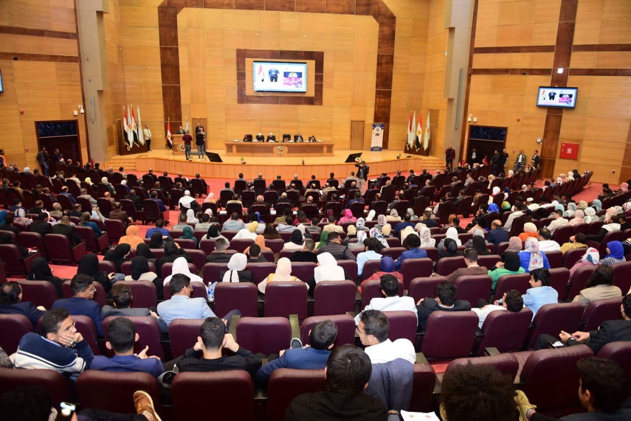 جانب من حضور مؤتمر الباحثين الشباب جانب من حضور مؤتمر الباحثين الشباب