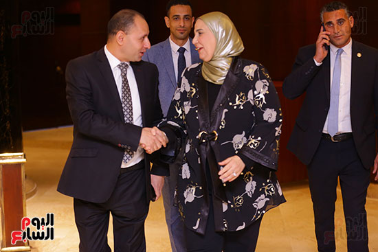 الدكتورة نيفين القباج وزيرة التضامن والإعلامي مدحت وهبة مدير تحرير اليوم السابع الدكتورة نيفين القباج وزيرة التضامن والإعلامي مدحت وهبة مدير تحرير اليوم السابع