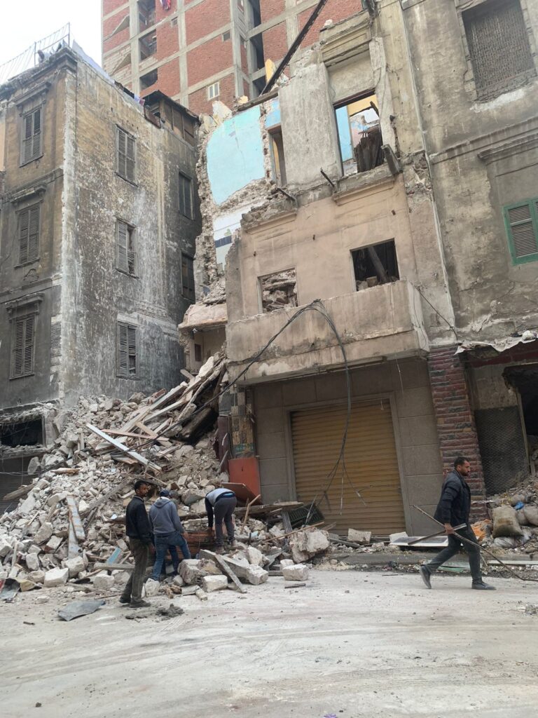 انهيار عقار قديم بالعطارين بالإسكندرية انهيار عقار قديم بالعطارين بالإسكندرية