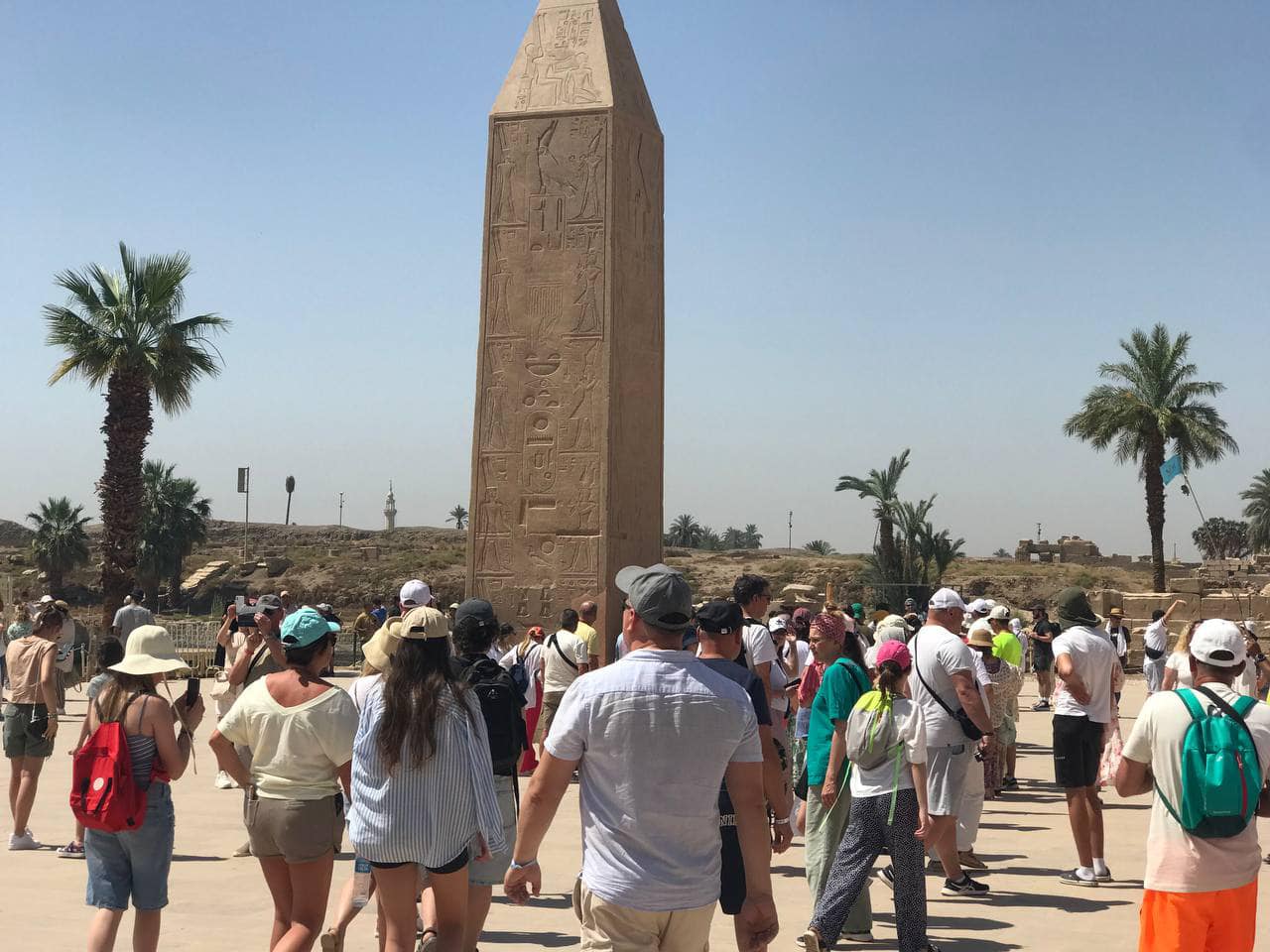 إقبال كبير من السياح لزيارة الأماكن الأثرية إقبال كبير من السياح لزيارة الأماكن الأثرية