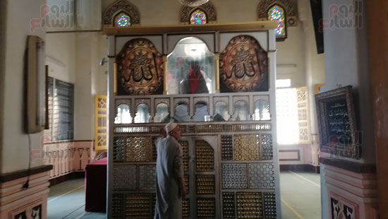 زيارة الضريح زيارة الضريح