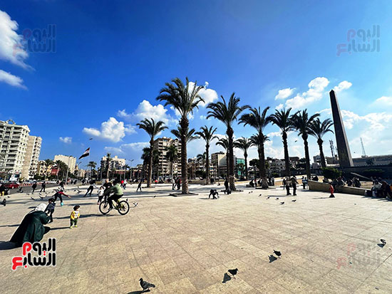 الميدان والتقاط الصور من السكان المحليين الميدان والتقاط الصور من السكان المحليين
