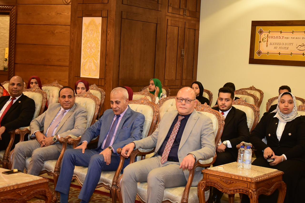 رئيس جامعة سوهاج والنواب رئيس جامعة سوهاج والنواب