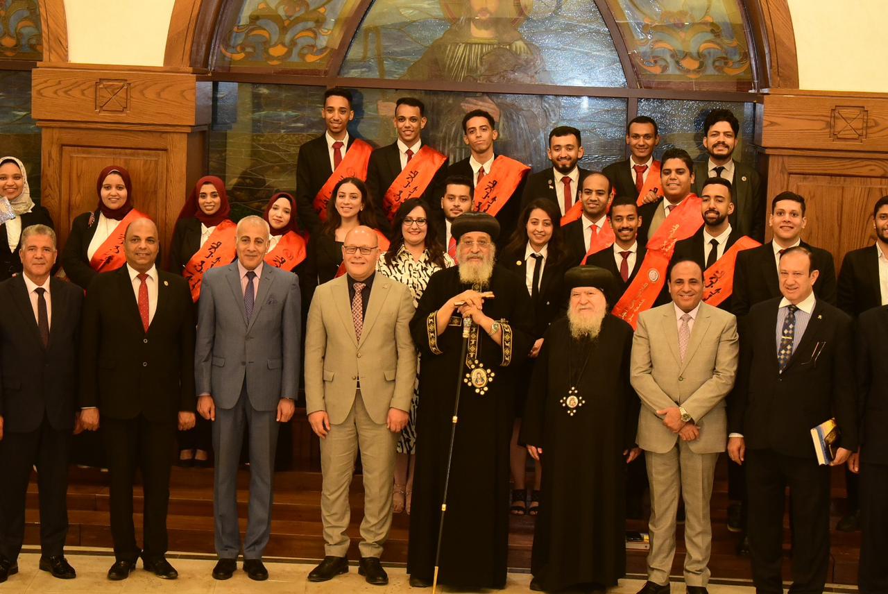 قداسة البابا مع وفد من جامعة سوهاج قداسة البابا مع وفد من جامعة سوهاج