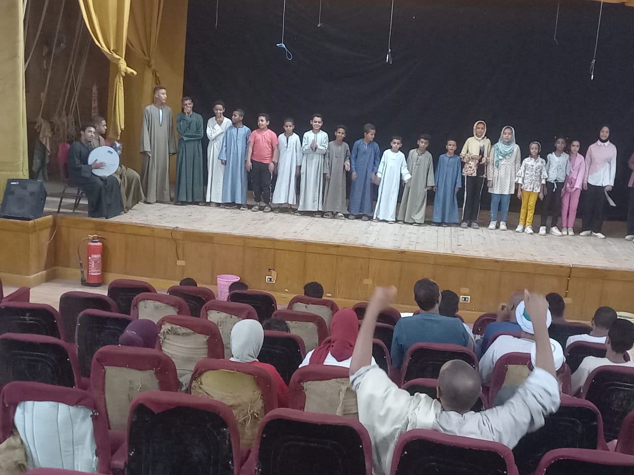 جزء من العروض الفنية جزء من العروض الفنية