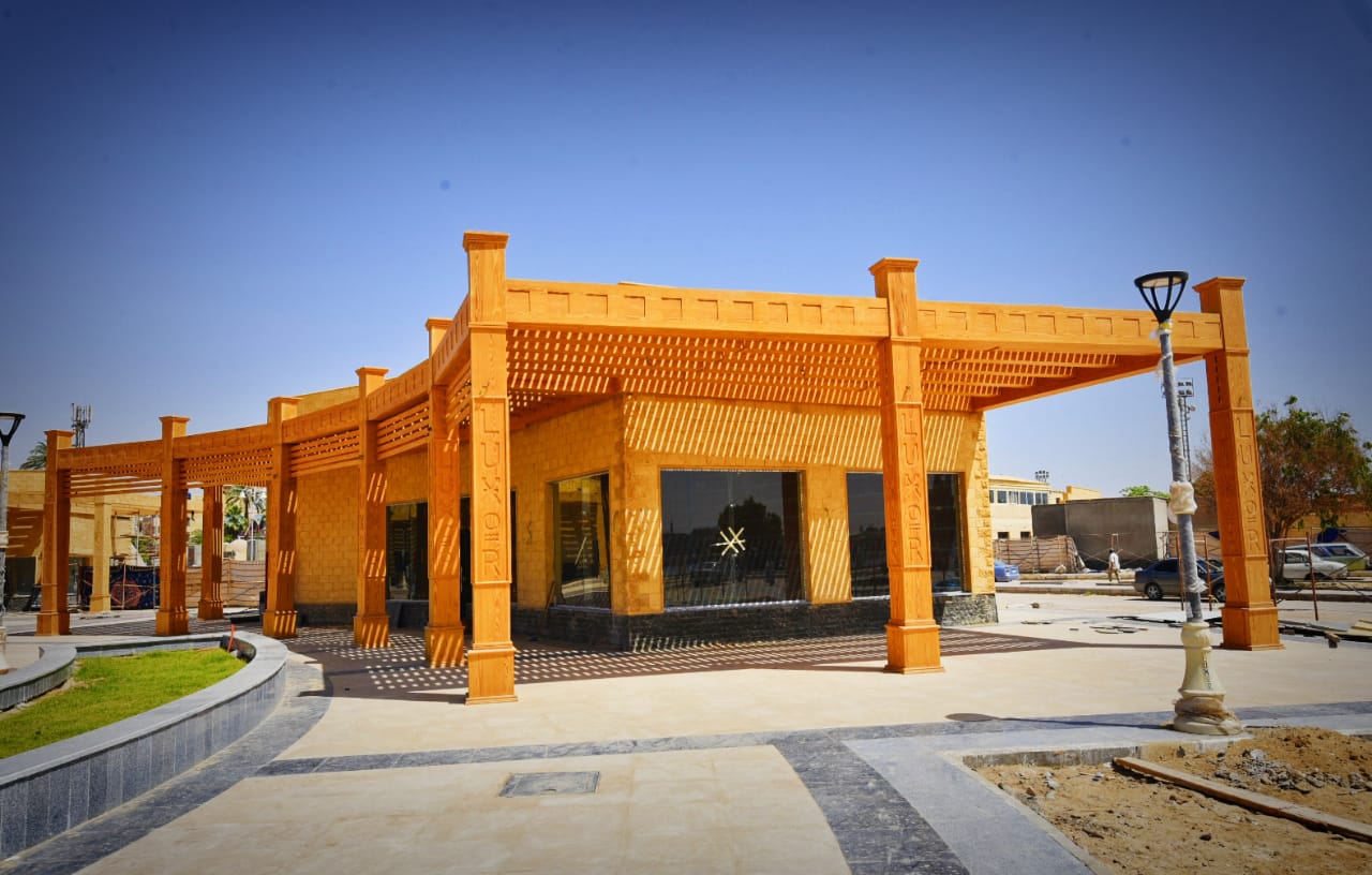 محلات تجارية على كورنيش النيل بالضفة الغربية محلات تجارية على كورنيش النيل بالضفة الغربية