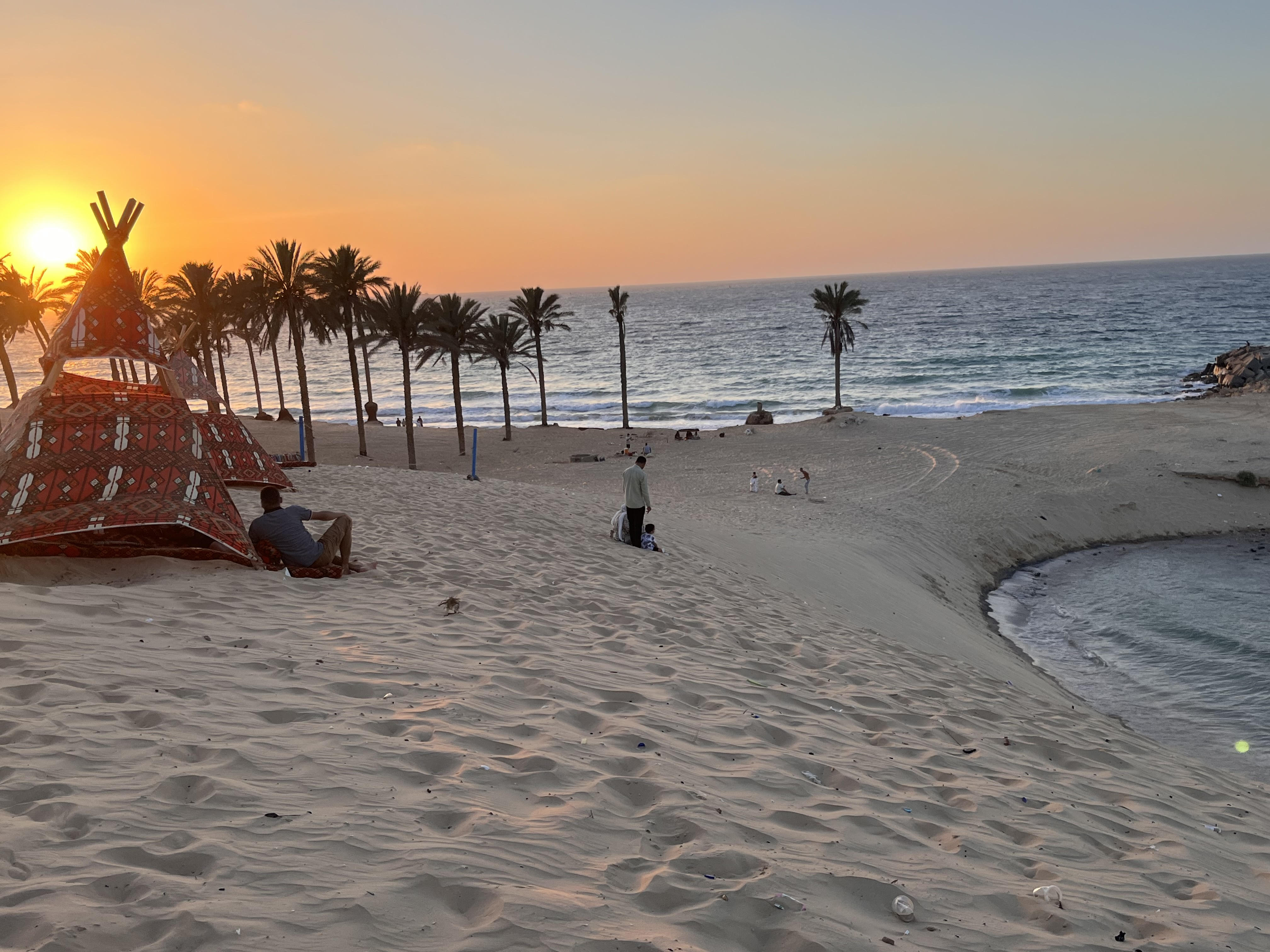 شاهد المناظر الطبيعية من أعلى التلال شاهد المناظر الطبيعية من أعلى التلال