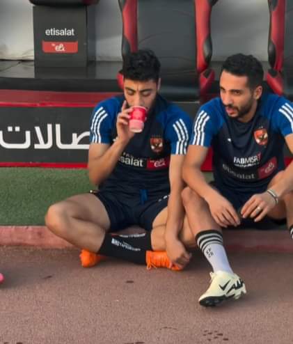أكرم توفيق يشرب الشاي أكرم توفيق يشرب الشاي