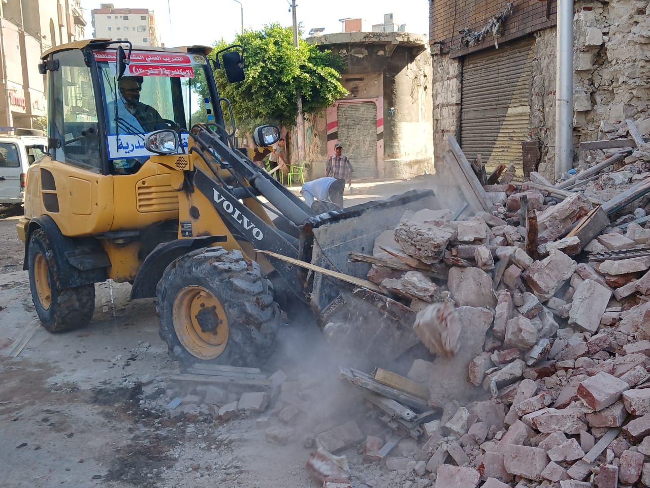 انهيار مبنى قديم في لبن بالاسكندرية انهيار مبنى قديم في لبن بالاسكندرية