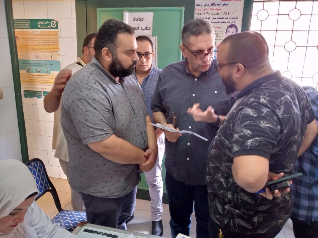 وكيل وزارة الصحة بكفر الشيخ يتفقد القافلة وكيل وزارة الصحة بكفر الشيخ يتفقد القافلة