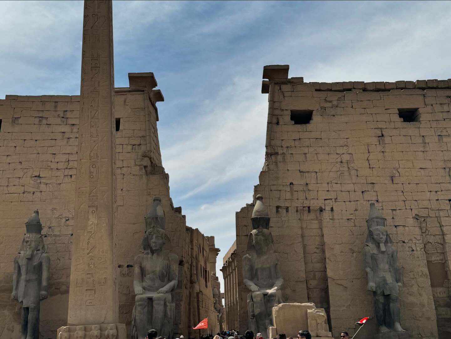 جانب من سحر معبد الكمور في موسم الشتاء جانب من سحر معبد الكمور في موسم الشتاء