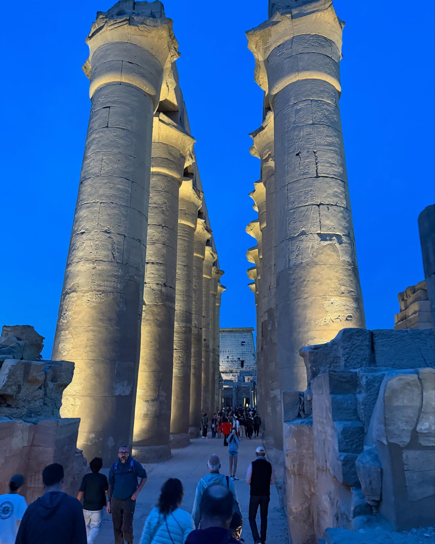 توافد السياح خلال زيارة معبد الكمور إلى كورنيش النيل توافد السياح خلال زيارة معبد الكمور إلى كورنيش النيل