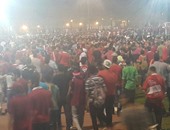 بالفيديو والصور.. شماريخ الألتراس تشعل مران الأهلى احتفالا بالسوبر